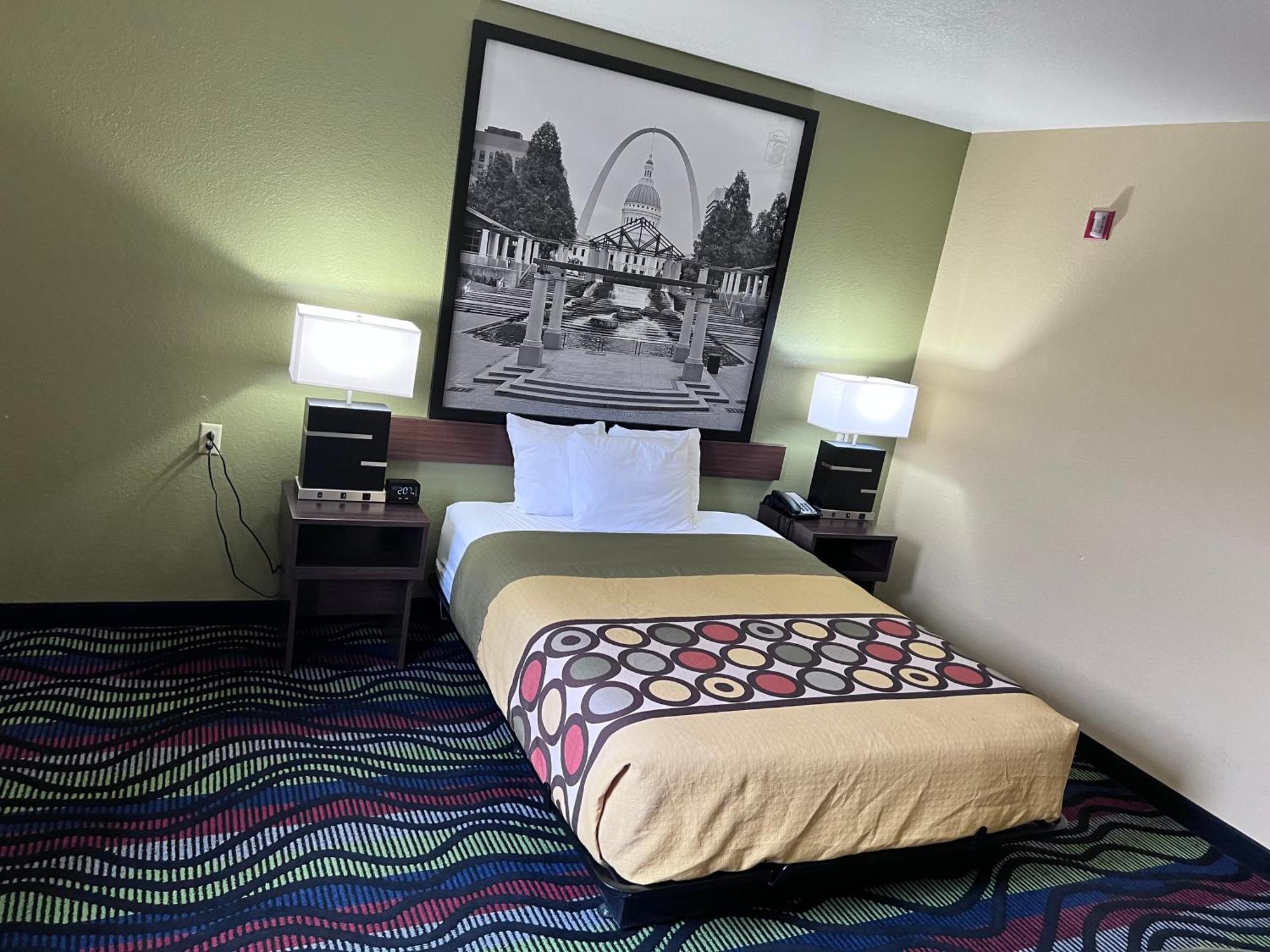 Super 8 By Wyndham Farmington Hotel Bagian luar foto